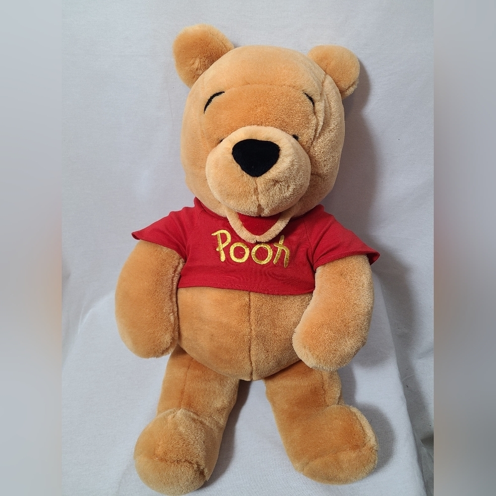 Winnie The Pooh Jumbo Plush Toy - The Walt disney company large plush- Vintage
